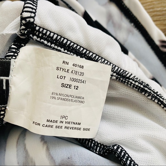 Trimshaper Abstract Black & White Plunge V Neck Tankini Swim Top 12 - Picture 4 of 7